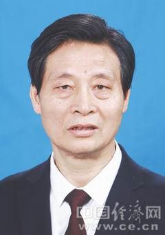 徐林德,男,汉族,1957年10月生,浙江台州椒江人,1977年4月参加工作,民进会员,大学学历。