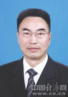 郑米良,男,汉族,1960年1月生,浙江临海人,1977年9月参加工作,中共党员,在职研究生学历。