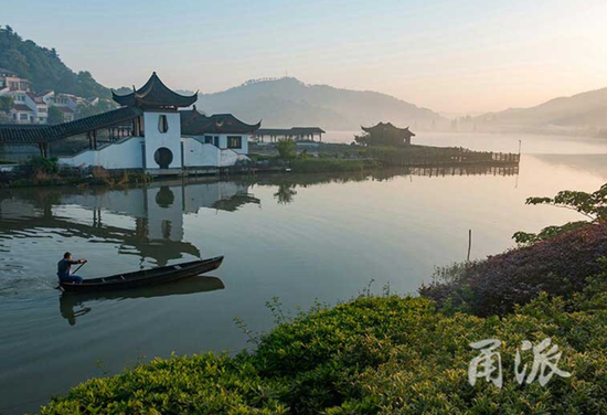 坊间关于东钱湖的热度仍在持续,这两天,一篇《关于东钱湖各村居拆迁的官方说法,看看有没有你关心的》文章也在网上热传。