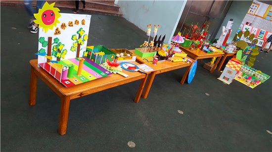 巧手展风采--诺亚舟幼儿园教师绘画手工作品评