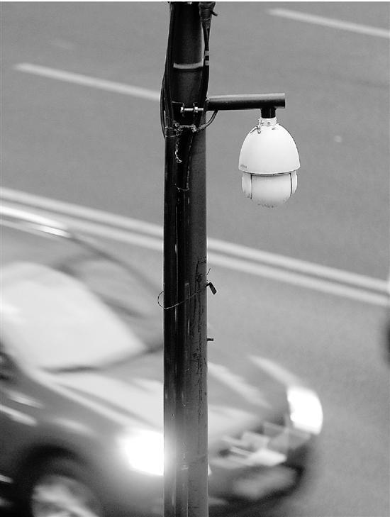 杭州十条路堪称抓拍百慕大 全球眼360度无死角