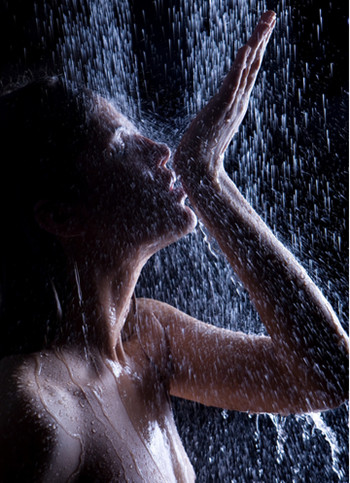 如何丰胸简单快捷又有效果 秀凹凸好身材