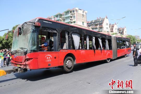 杭州餐馆爆炸波及附近居民过路车辆 乘客:非常惊恐_新浪浙江_新浪网