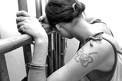 浙江未满18岁女子吸毒还协助贩毒 被判刑11年