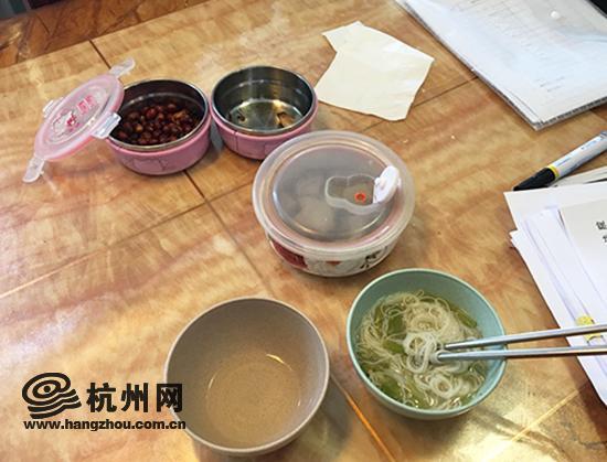 杭州1老赖欠债90万久拖不还 法院对其房屋执行腾退