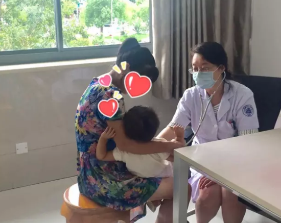 绍兴5岁男孩从小肚子就大 手术切下4斤多的肿块