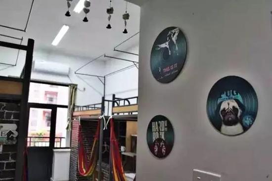 “我从来没想到学校公寓内会有健身房”,初入宿舍的任铭杰同学惊喜地说道,“感觉自己读了一个‘真’大学。”