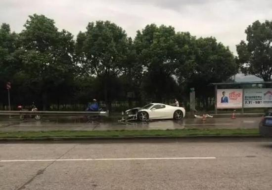 目前,事故原因仍在进一步调查。