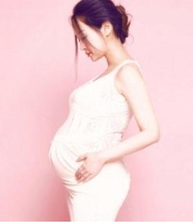 几年的妊娠纹怎么办1、淋浴增加肌肤弹性