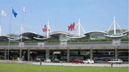 萧山机场站办理部分杭长、杭甬、杭黄、沪杭城际、沪乍杭等动车通过作业。