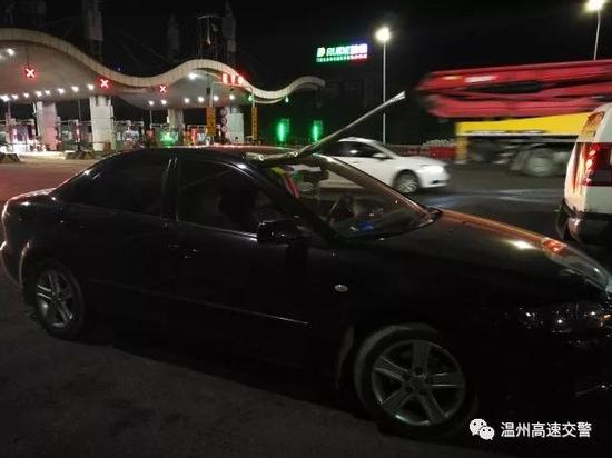 温州一辆马自达头插铁棍千里追凶 罪魁祸首称