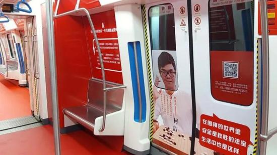 在奥运赛场奋勇争先
