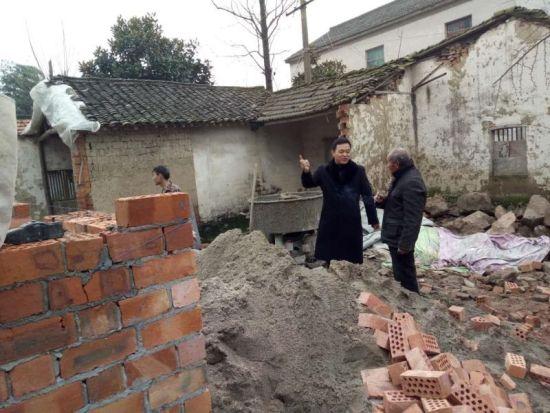 浙江1村书记自掏腰包53万 填危旧房改造超标补助