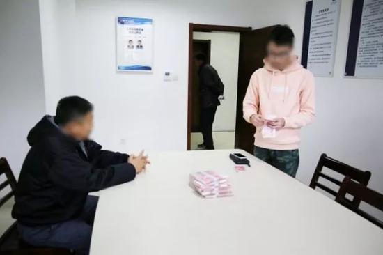 嘉兴大学生开店被骗18万 骗子家属驱车1200公