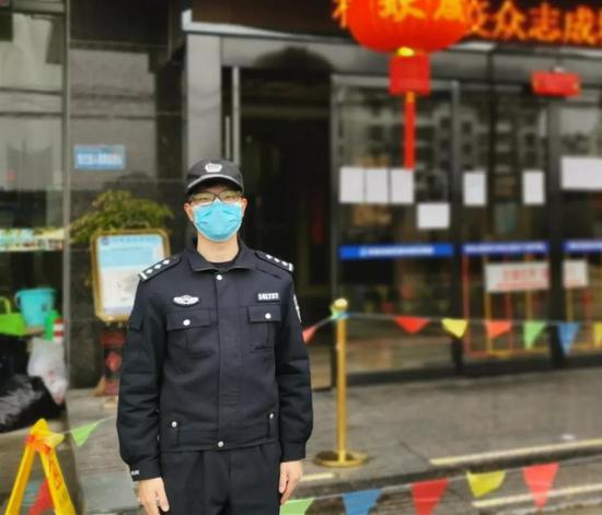 (民警在执勤中)