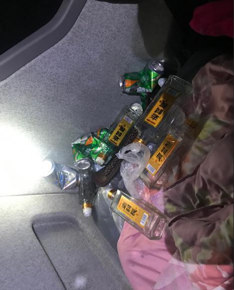 图为:驾驶室似酒窖 张钰 摄