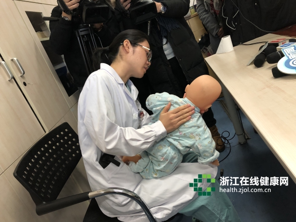 严杨艳医师接受采访