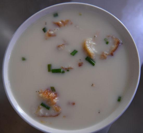 图为:该早餐店冲泡的豆浆。 王刚 摄