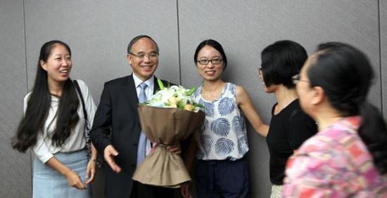 著名翻译家许钧(左二)2016年受聘浙大文科资深教授