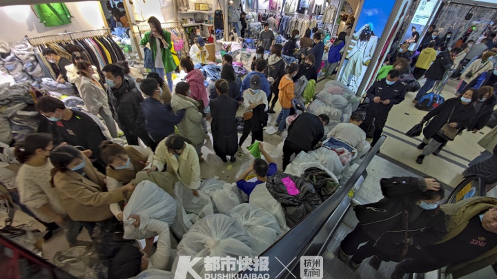 杭州四季青服装批发市场附近 连电动自行车都停不进