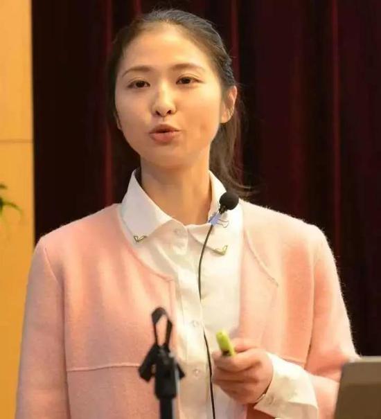 颜璟婷参加医院健康教育宣讲比赛
