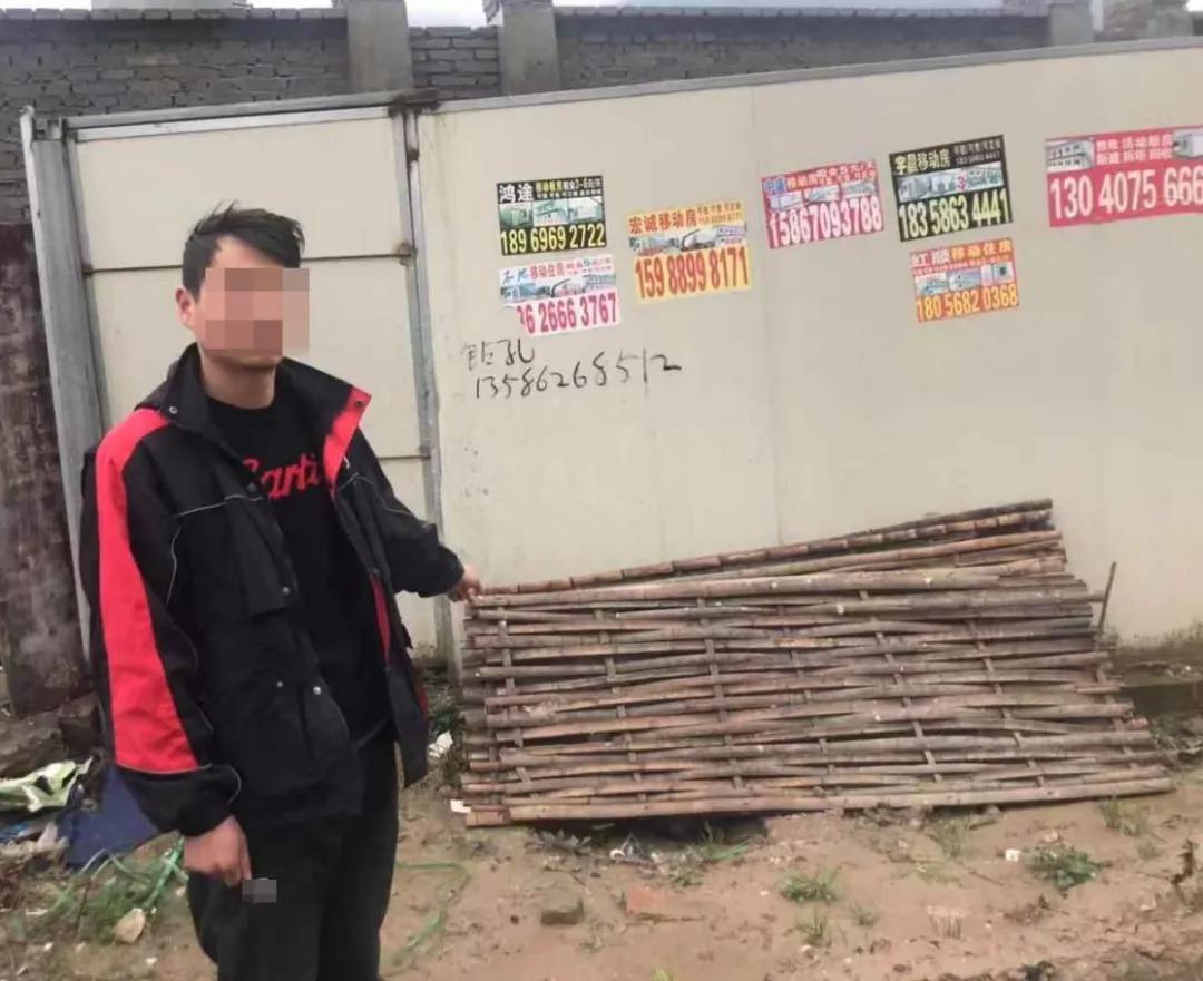 ▲图为姚某指认藏匿快递现场