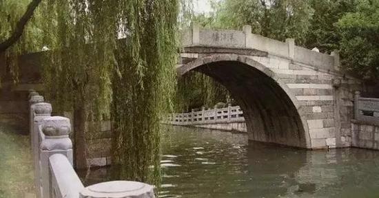明万历年间重建,是杭州市区为数不多的宋代就有、明代重建的石拱桥之一。