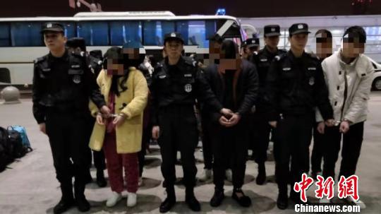 80余名干警和25名犯罪嫌疑人 湖州公安提供