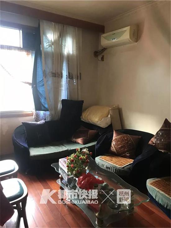 但说起找个人陪伴的事,他突然又有些难过起来。