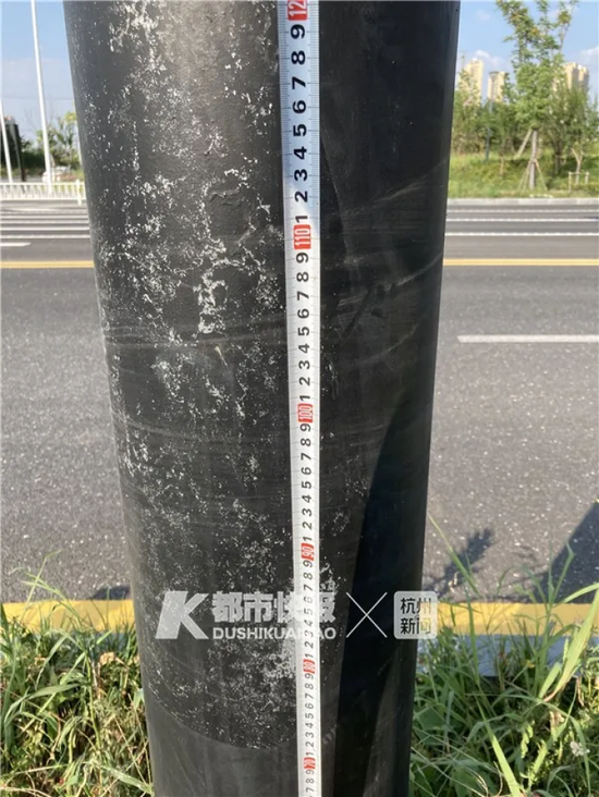 绳子勒痕最低高度大概离地面有1.1米