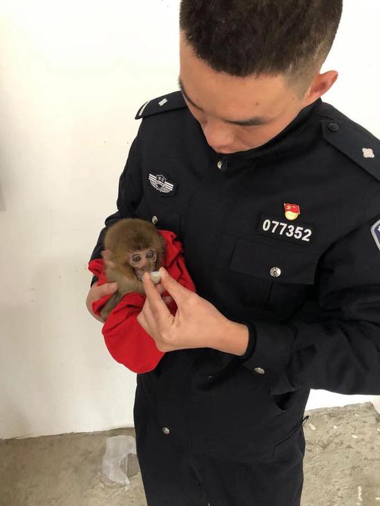 奶爸民警