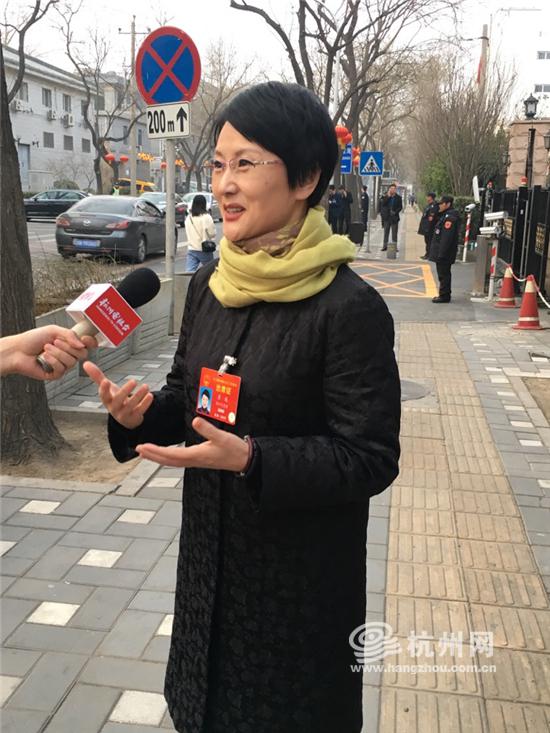 人大代表崔巍