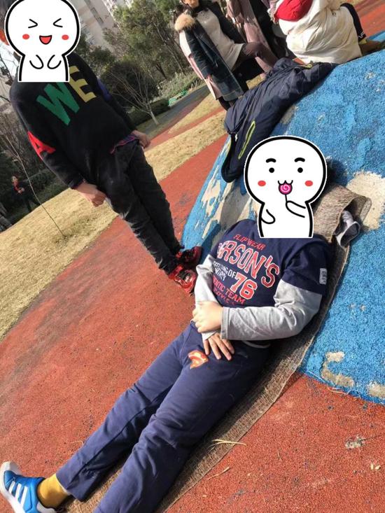 这位小朋友