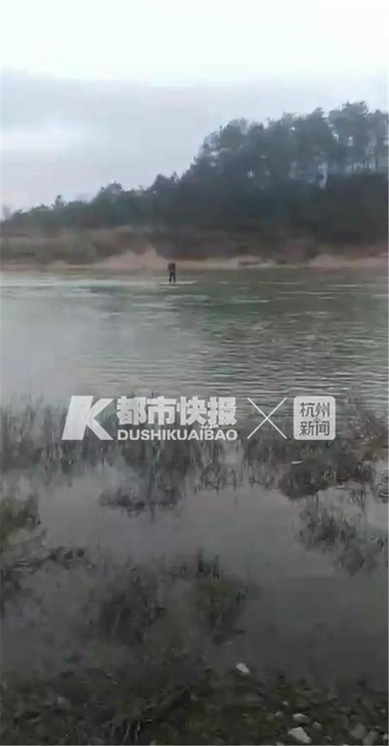 都市快报 图