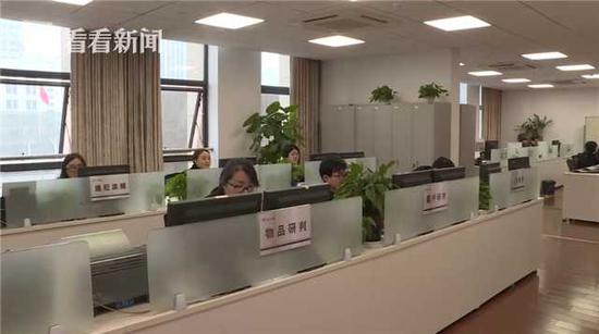 3月11日早上8点45分,平湖市110接警中心接到的报警,报警人正是李某。