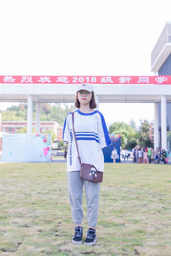 魏婷 18音乐表演 宁波