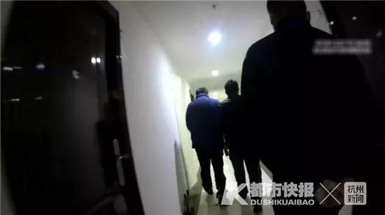 警方抓捕嫌疑人