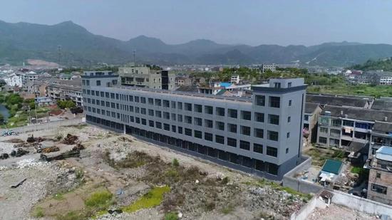 黄岩区新前街道人口_街道图片夜景(2)