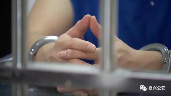 目前,陆某等5名犯罪嫌疑人已经全部刑拘,案件也在进一步调查中。