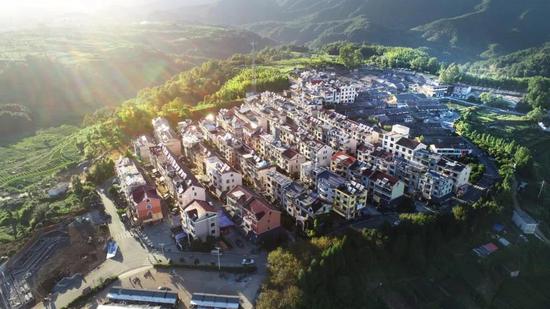 尖山镇人口_磐安县尖山镇陈海标(3)