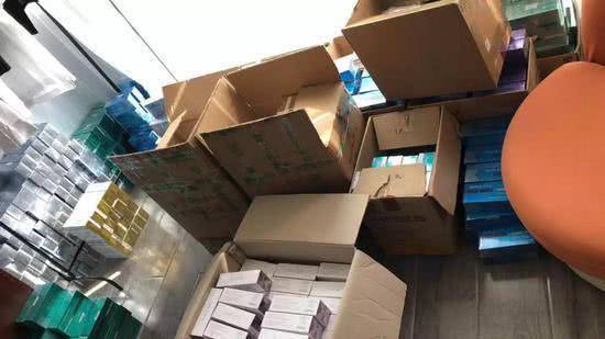 图为:查获的电子烟。 嘉兴公安供图