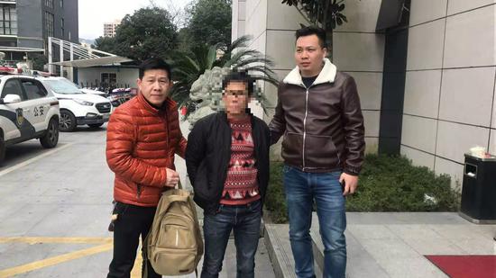 盗窃案嫌疑人被抓捕归案。 乐清警方供图