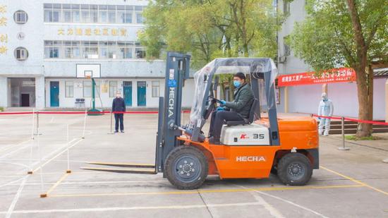 招聘叉车_国力叉车学费多少钱 图 叉车培训维修技术 淮南叉车培训