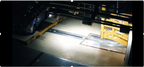 双面侧柱碰试验(第二次侧柱碰)