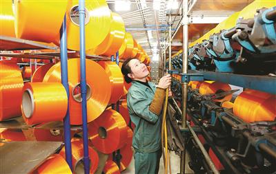 杭资企业浙江汇隆新材料股份有限公司生产车间 通讯员 谢尚国 摄
