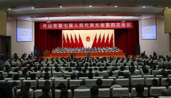 图为舟山市第七届人民代表大会第四?#20301;?#35758;。 王涛 摄