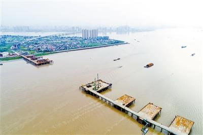 建设中的七都北汊桥。 杨冰杰 航拍