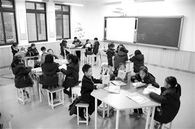 杭州教育局:今年9月主城区小学一二三年级推行