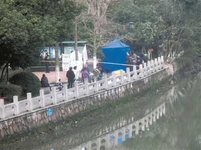 小杨被打捞上岸的位置