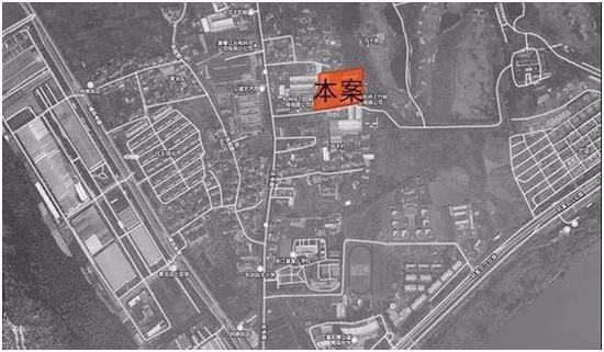 附属幼儿园共设20个班级,平均每班25个学生,共可容纳500人。